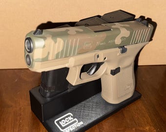 Universellt Glock-displayställ med 3 integrerade magasinhållare