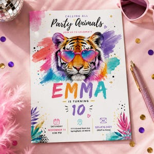 Peut inclure: Une carte d'invitation rectangulaire illustrée d'un tigre portant des lunettes en forme de cœur. Le texte indique : Calling All Party Animals, Join Us To Celebrate, Emma Is Turning 10, Saturday November 11 3:00 PM, 1111 Grand Slam Ave Springfield, CA 90210, 555-876-3421.