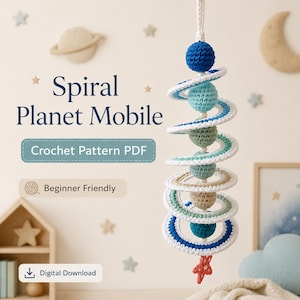 Può includere: Un modello di uncinetto in PDF per una giostrina a spirale con pianeti. La giostrina presenta una struttura a spirale verticale con sfere nei toni del blu, verde e beige, accentuate da anelli bianchi. Il testo include Spiral Planet Mobile, Crochet Pattern PDF, Beginner Friendly e Digital Download.