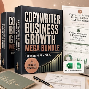 Peut inclure: Un ensemble Copywriter Business Growth Mega Bundle comprenant un classeur noir avec texte blanc, un ordinateur portable affichant Clear Message Strong Business, une tasse Words Build Brands, un carnet, une facture et des icônes Excel et Google Sheets.