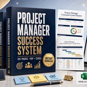 Peut inclure: Un classeur Project Manager Success System avec 101 pages, PDF et fichiers Excel. Comprend un mug avec le texte Plan Execute Succeed, un panneau de bureau, des notes adhésives Plan, Execute, Deliver, un clip doré, un stylo et un ordinateur.