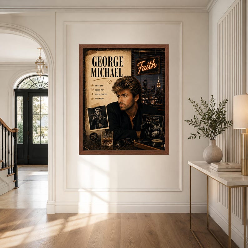 K&ouml;nnte beinhalten: Ein gerahmter Kunstdruck mit George Michael im dunklen Anzug, wobei der Text "George Michael" und "Faith" deutlich zu sehen ist. Die Komposition umfasst eine n&auml;chtliche Skyline, ein Glas Whiskey und ein Schallplatten-Cover.