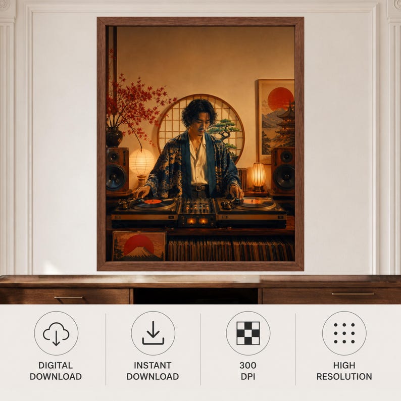 Puede incluir: Una impresi&oacute;n art&iacute;stica enmarcada que muestra a una persona con un kimono estampado detr&aacute;s de un equipo de DJ con dos tocadiscos y un mezclador. La escena incluye iluminaci&oacute;n c&aacute;lida, una ventana circular, un bons&aacute;i y un cuadro de paisaje con sol rojo.