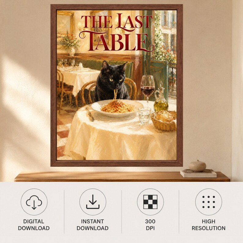 Pu&ograve; includere: Una stampa artistica incorniciata intitolata THE LAST TABLE che raffigura un gatto nero seduto a un tavolo rotondo coperto da una tovaglia bianca, mentre mangia spaghetti da un piatto bianco. Sul tavolo ci sono un calice, un bicchiere e del pane.