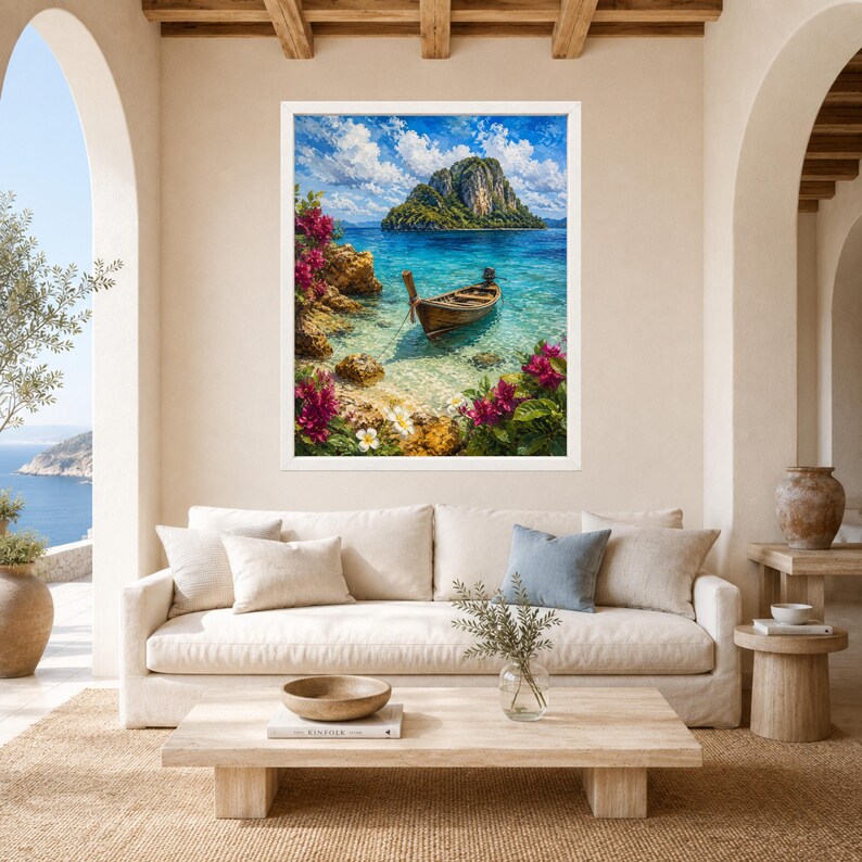 Peut inclure: Une impression d'art encadr&eacute;e repr&eacute;sentant une barque en bois flottant sur une eau turquoise claire pr&egrave;s d'une &icirc;le rocheuse. Le premier plan pr&eacute;sente des fleurs de bougainvilliers rose vif et des fleurs blanches sous un ciel bleu &eacute;clatant.