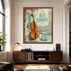 Puede incluir: Una impresi&oacute;n art&iacute;stica enmarcada titulada BLUE RESONANCE que muestra un violonchelo de madera sobre un patio de baldosas junto a una silla azul claro y un arco. La escena incluye un arco de piedra, una fuente y flores rosas.