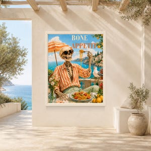 Peut inclure: Une impression murale rectangulaire repr&eacute;sentant un squelette portant des lunettes de soleil et une chemise ray&eacute;e orange, assis &agrave; une table avec une assiette de p&acirc;tes. Le texte BONE APPETIT est imprim&eacute; au-dessus. La sc&egrave;ne inclut une vue c&ocirc;ti&egrave;re.