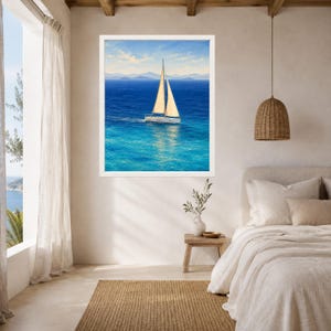 Peut inclure: Une impression d'art mural encadr&eacute;e repr&eacute;sentant un voilier aux voiles blanches naviguant sur un oc&eacute;an turquoise et bleu profond sous un ciel clair avec quelques nuages, et des montagnes lointaines visibles &agrave; l'horizon en arri&egrave;re-plan.