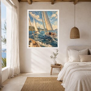 Puede incluir: Una impresi&oacute;n de arte mural enmarcada que representa un paisaje marino soleado con varios veleros en aguas azul profundo bajo un cielo brillante con nubes blancas. La perspectiva es desde la cubierta de un barco, mostrando velas y cascos.