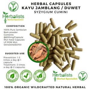 Könnte beinhalten: Ein Haufen hellbrauner Kräuterkapseln neben einem kreisförmigen Einsatz, der Baumrinde zeigt. Der Text enthält HERBAL CAPSULES, KAYU JAMBLANG / DUWET, SYZYGIUM CUMINI, 100% Pure Jambolan Bark powder, 600mg/Capsule und 100% ORGANIC WILDCRAFTED NATURAL HERBAL.