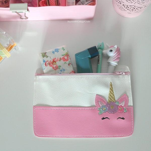 Estuche sanitario con cremallera unicornio cremallera / tampón / bordado / médico / bolso / estuche de lápiz / inhalador / pañuelo / personalizado