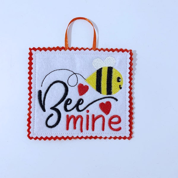 Dangly hanging Bee be mine sign Decoration / valentines / day /  twig tree hanger / twiggy / felt /