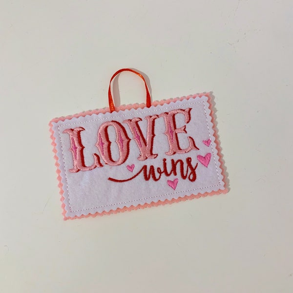 Dangly hanging Love wins sign  Decoration / valentine / day /  twig tree hanger / twiggy / Heart / pink
