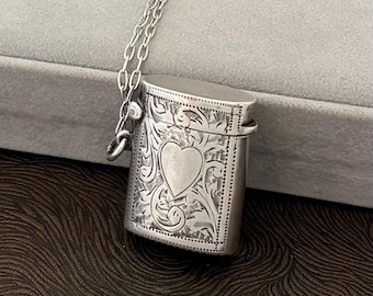 Antique 1905 British Hallmarked Sterling Silver Ornate Floral Etched Vesta Match Case Necklace