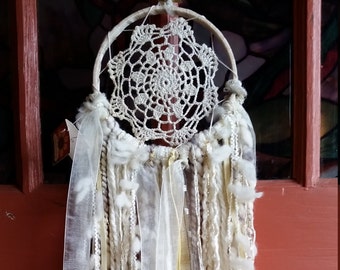 6inch Cream and Gold Dreamcatcher, Nursery Decor,Small Dreamcatcher,Wallhanging,Crocheted Dreamcatcher,Wall art,Yarn art, Wall decor