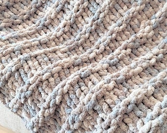 Hand Knit Bulky Blanket, Chunky warm Blanket