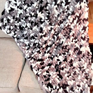 Hand Knit Bulky Blanket, Chunky warm Blanket image 1