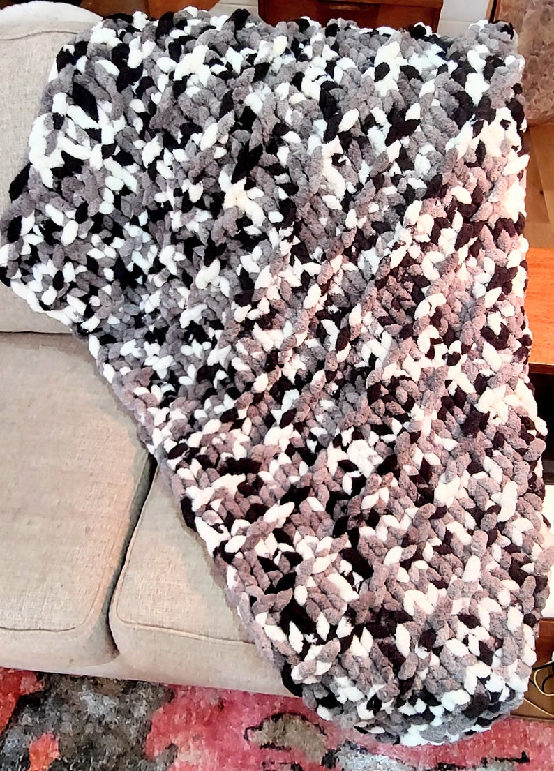 Hand Knit Bulky Blanket, Chunky warm Blanket image 1