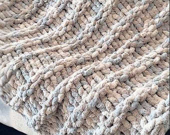 Hand Knit Bulky Blanket, Chunky warm Blanket
