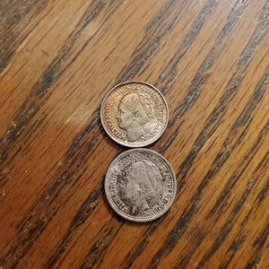 Netherlands 10 Cent Lot of 2  1937 - 1945  SILVER