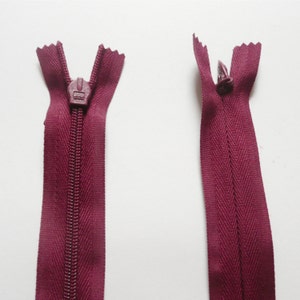 Bordeaux Bourgogne Invisible caché Zip 55cm 22 pouces Long (Alternative à YKK) UK vendeur (C4)