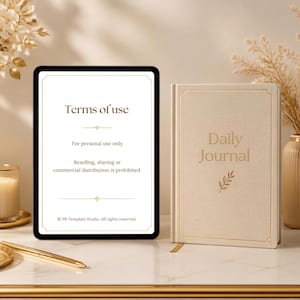 以下が含まれることがあります： Terms of useのテキストを表示するデジタルタブレットと、金色の文字が記されたベージュの日記帳。タブレットの画面には「Terms of use, For personal use only, Reselling, sharing or commercial distribution is prohibited, © PR Template Studio」と表示されています。
