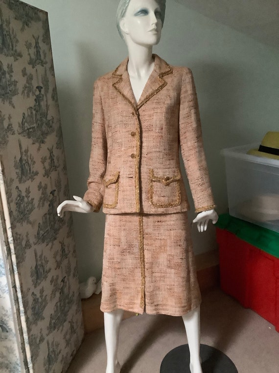 Chanel Style 1960. French Tweed Suit. Vintage Tail