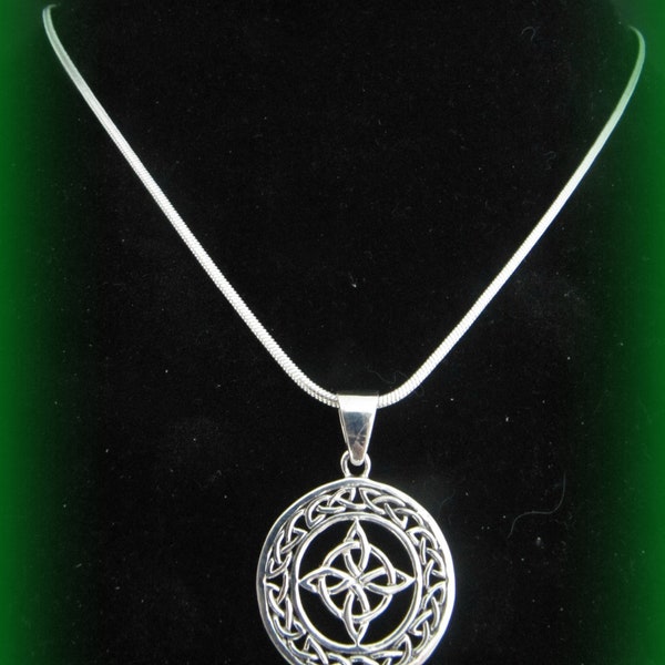 Beautiful Sterling Silver Celtic Irish Knot Circle Necklace