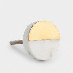 Brass Gold And White Round Marble Cupboard Door Knobs. Suitable for all cabinet doors.