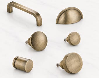 Vintage Messing Schrankgriffe, Schrankknöpfe, Tassengriffe und Zylinderknäufe, Möbelknöpfe, Schubladengriffe, Stangengriffe, antikes Gold