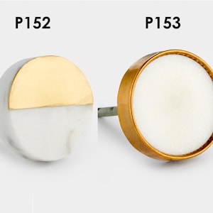 Witte stenen kastknoppen | Marmer en messing kastdeurgrepen | Op vintage geïnspireerde lades, anti