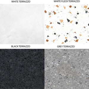 Puede incluir: Una cuadr&iacute;cula de cuatro paneles que muestra diferentes superficies de terrazo. Arriba a la izquierda, WHITE TERRAZZO, una superficie blanca s&oacute;lida. Arriba a la derecha, WHITE FLECK TERRAZZO, blanco con fragmentos marrones, negros y grises. Abajo a la izquierda, BLACK TERRAZZO, una superficie gris oscuro a negro. Abajo a la derecha, GREY TERRAZZO, una superficie gris medio con peque&ntilde;as motas claras y oscuras.