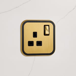 UK Plug Socket (20A) Gold With Black Insert Screwless 1 Gang 2 Gang