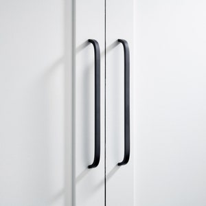 Brass Cabinet Door Handles | Black door handles | Suitable for kitchen appliance doors | Great on cabinet doors, cupboards and kitchen units