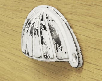 Uchwyt do szuflady w stylu vintage shabby chic, bielony, metalowy