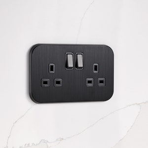 UK Single Double Plug Socket (13A) Black Screwless 1 Gang 2 Gang 250v 50hz