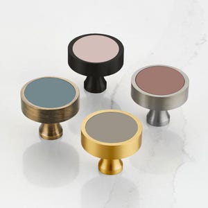 Boutons de porte d'armoire PANTONE personnalisés | Boutons de meuble en laiton doré avec TOUTES les couleurs PANTONE de votre choix