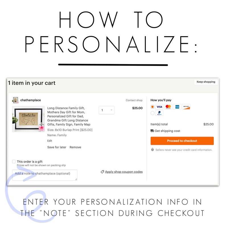 Puede incluir: Una captura de pantalla de una p&aacute;gina de pago de Etsy que muestra un regalo familiar personalizado para la larga distancia, una impresi&oacute;n de arpillera con un mapa y las palabras "Mandy's Love". El texto "C&oacute;mo personalizar: Ingrese su informaci&oacute;n de personalizaci&oacute;n en la secci&oacute;n "Nota" durante el pago" se muestra debajo de la p&aacute;gina de pago.