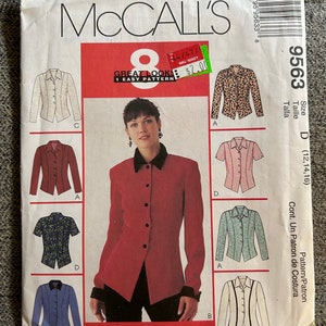Peut inclure: Un patron de couture pour un chemisier femme avec huit styles différents. Le patron est de McCall's et est intitulé "Great Looks: 1 Easy Pattern". Le patron est pour les tailles 12, 14 et 16.