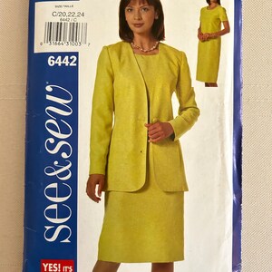 以下が含まれることがあります： 黄色のジャケットとスカートのセットの裁縫パターン。パターンは「see&sew」ブランドで、番号は6442。パターンにはサイズC/20、22、24が含まれています。パターンには「YES! It's easy.」とラベル付けされています。