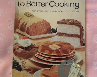 Vintage 1965 "The Blender Way To Better Cooking" Hamilton Beach Promotional Cookbook 208 Pages