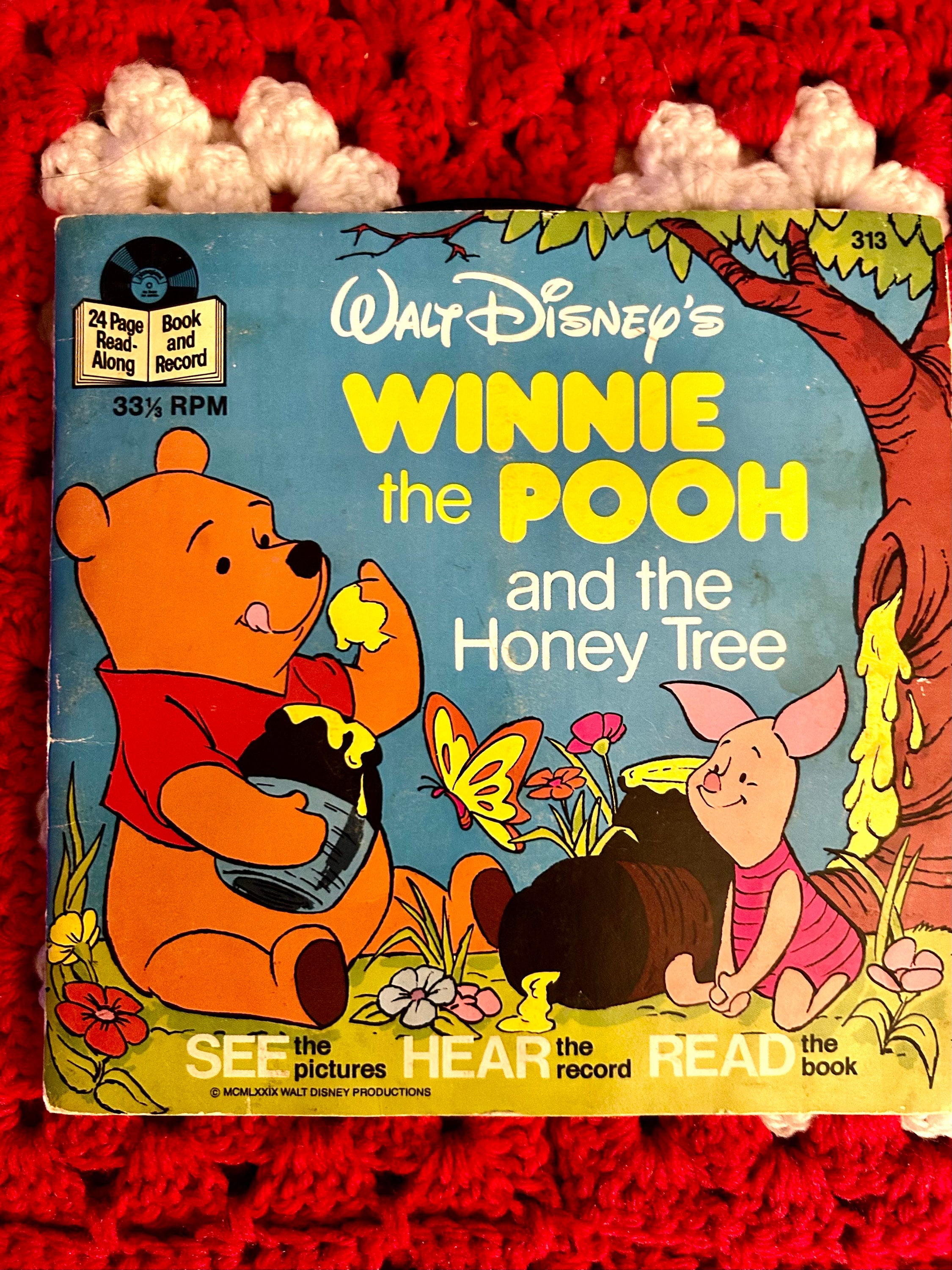 Vintage 1979 Walt Disney's Winnie the Pooh and the Honey Tree Read
