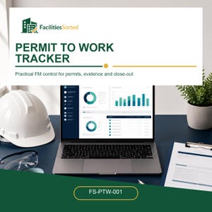 Könnte beinhalten: Ein Laptop mit Datencharts auf einem Schreibtisch neben einem weißen Schutzhelm, einer Schutzbrille und einem Klemmbrett. Das Banner zeigt FacilitiesSorted PERMIT TO WORK TRACKER Practical FM control for permits, evidence and close-out. FS-PTW-001.