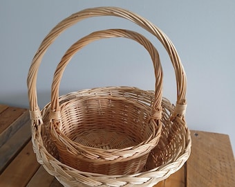 Handmade Wicker Bakset with handle,Round willow gathering basket, rustic country decor, eco-friendly storage,Farmhouse storage