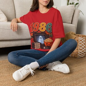 AKEVY Tranquille frog vintage t-shirt, unisex retro humor tee | Relaxed pool float design
