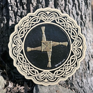 Brigid&#39;s Cross - Hand Painted Cast Paper Kevin Dyer - Wall Decor -  Traditional Irish Celtic Gift Saint of Ireland Kitchen Blessing