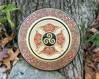 Keltisches Feuerwehrkreuz, handgemaltes gegossenes Papier | Irische schottische Feuerwehrmann Emerald Society Ersthelfer Geschenk | Ästhetische Wanddekoration