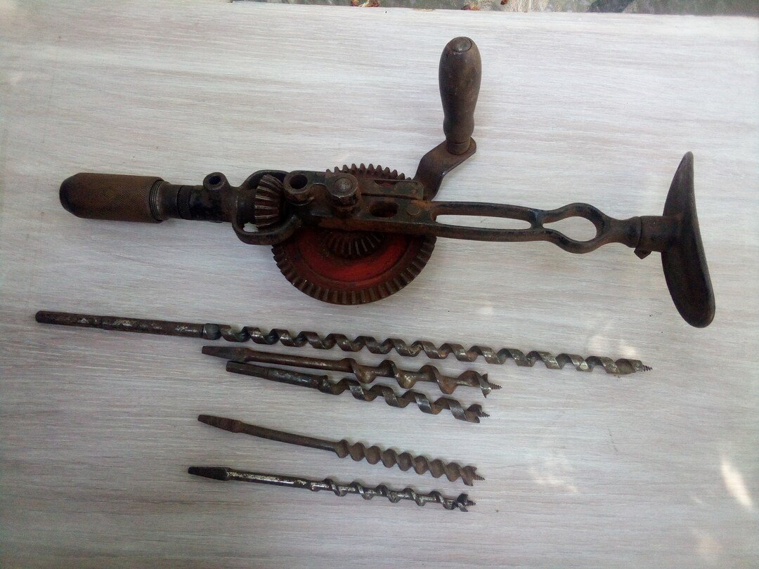 antique-hand-hand-crank-drill-with-shoulder-bit-brace-level-and-set-of