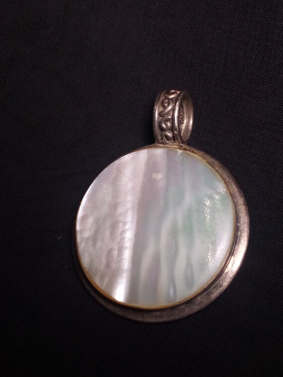 925 Silver and Shell Pendant - image 2