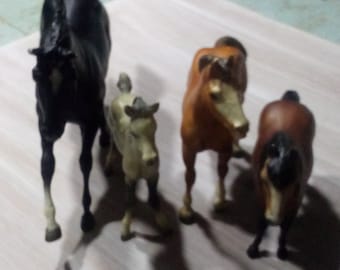 Breyer horse collection of 4, vintage 1980s collectibles breyer